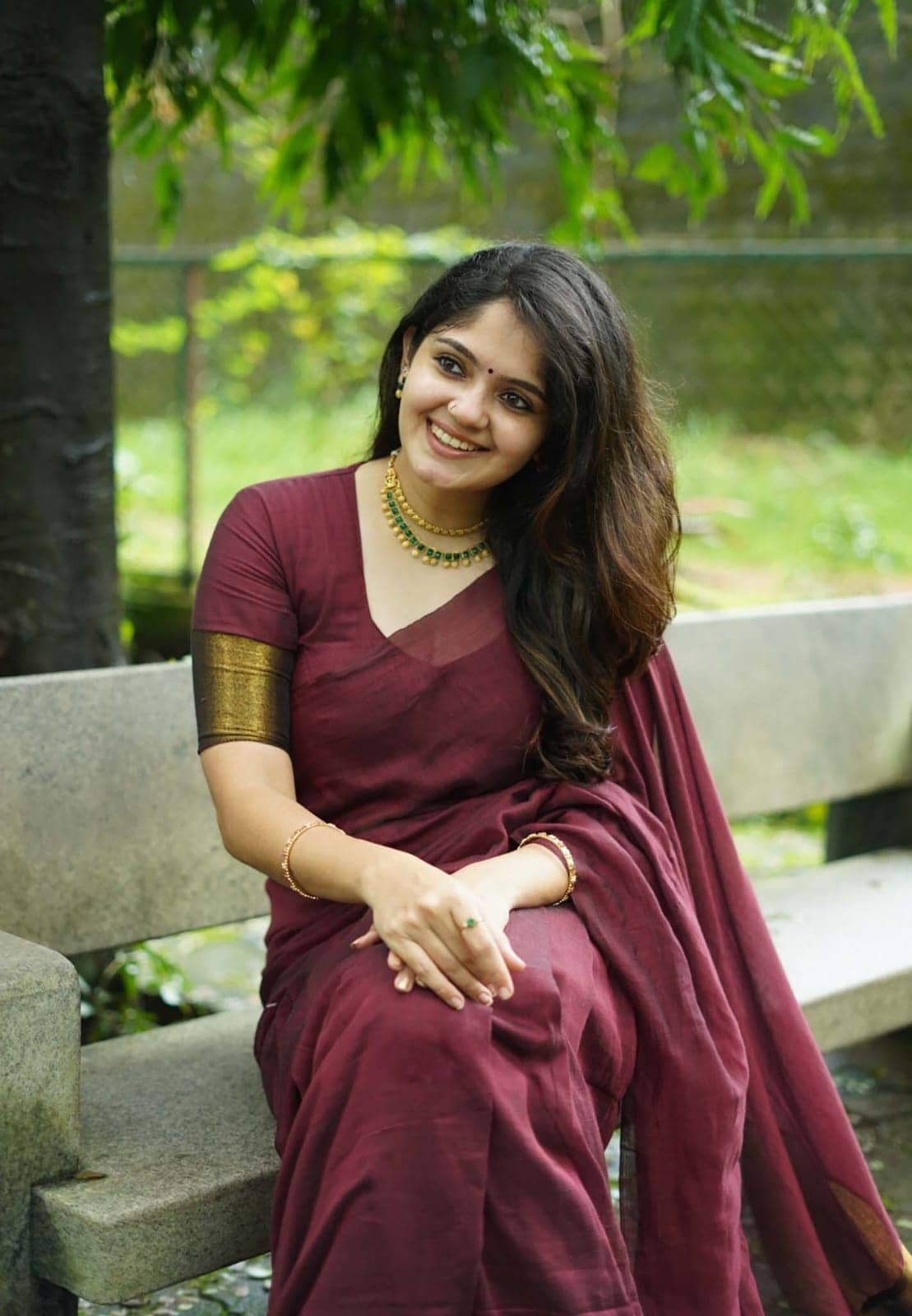 Deep Maroon Linen Saree with Broad Antique Gold Zari Border (Nayanthara Inspired)
